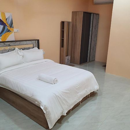 Tropical Stay Thulusdhoo Bagian luar foto